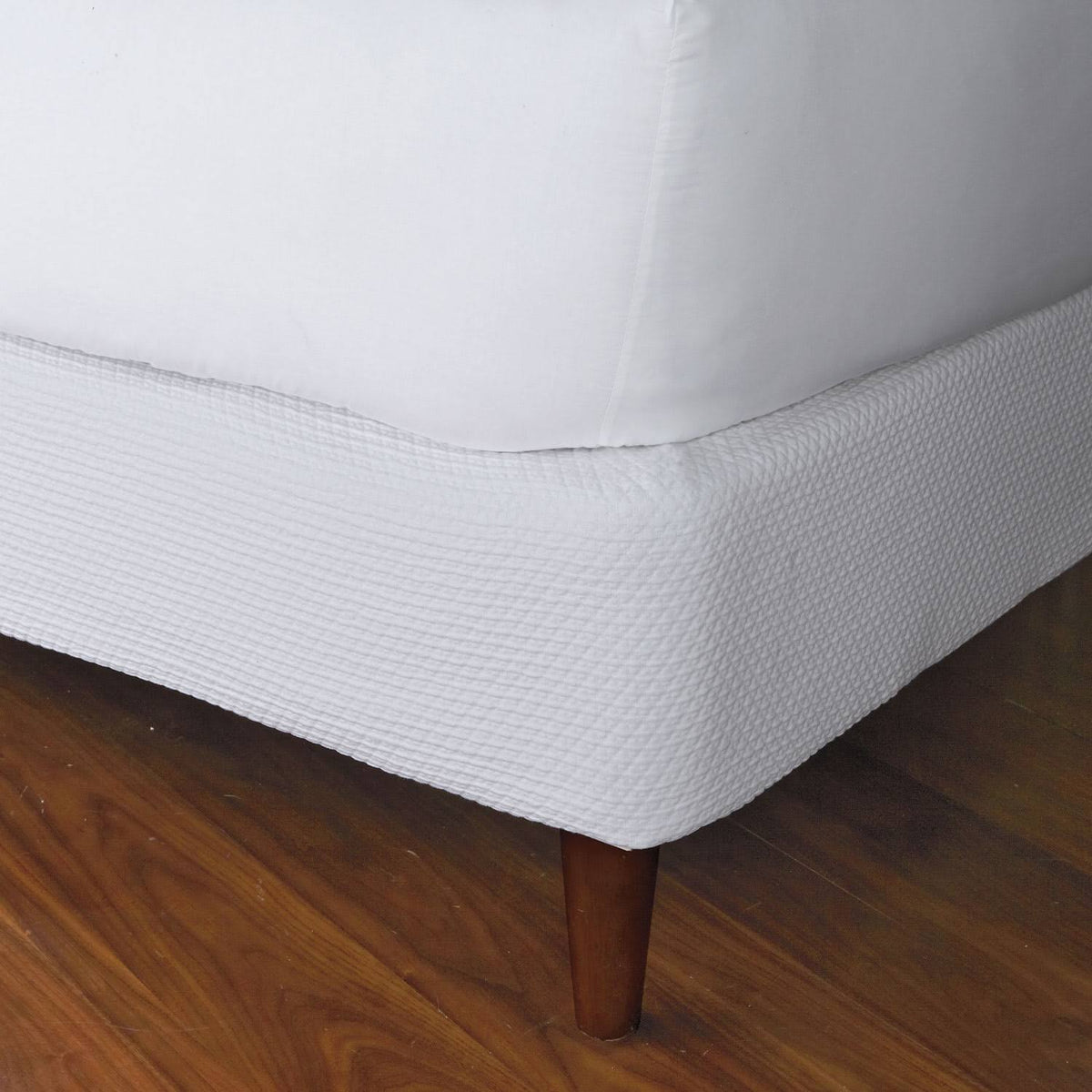 King Egyptian Cotton Matelasse Box Spring Cover M235068