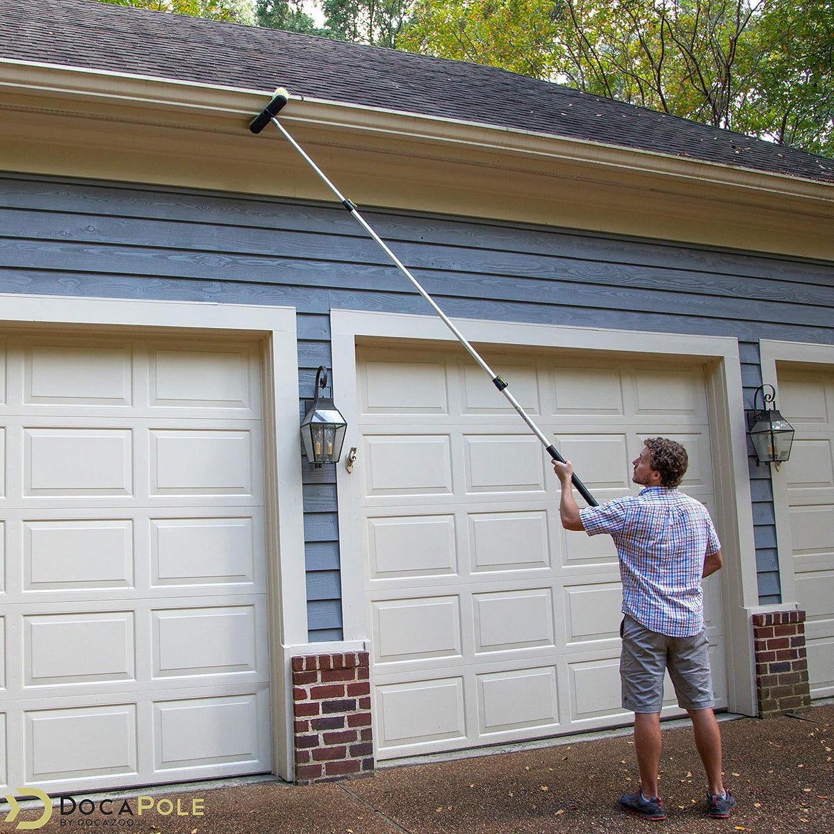 11 Inch Medium Bristle Deck Brush with Telescoping Pole L403157