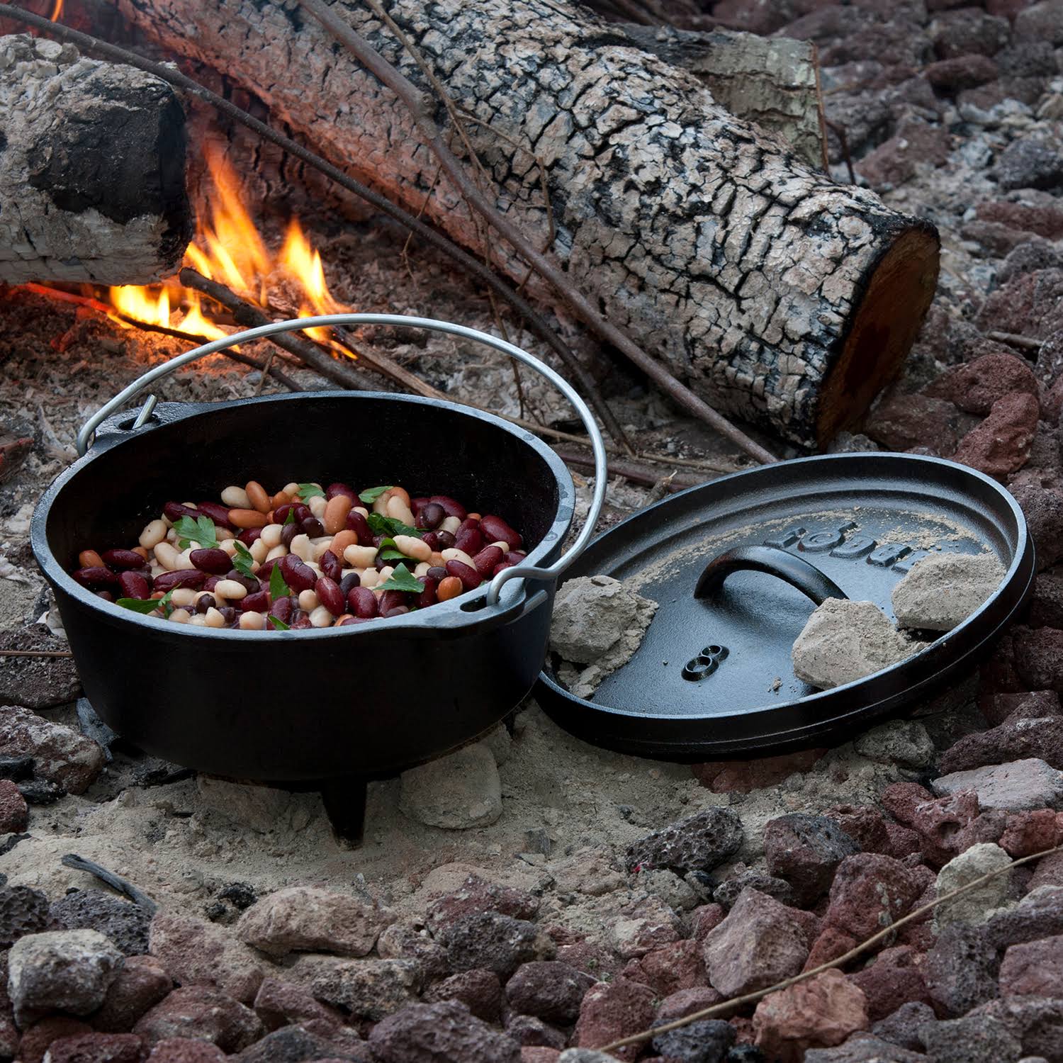 Black 8 qt Cast Iron Dutch Oven O334