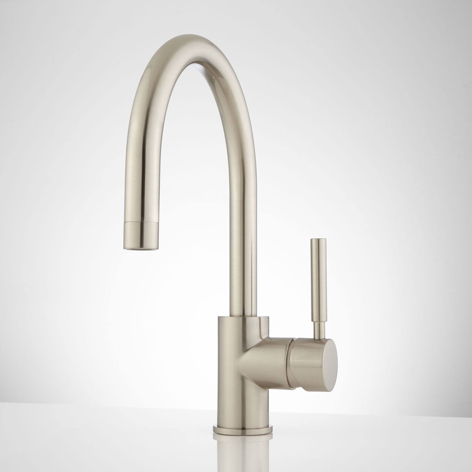 Polished Nickel Single Hole Bathroom Faucet V801865