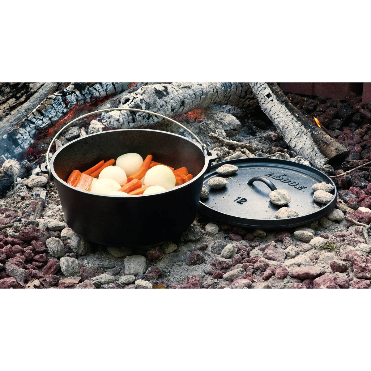Black 8 qt Cast Iron Dutch Oven O334