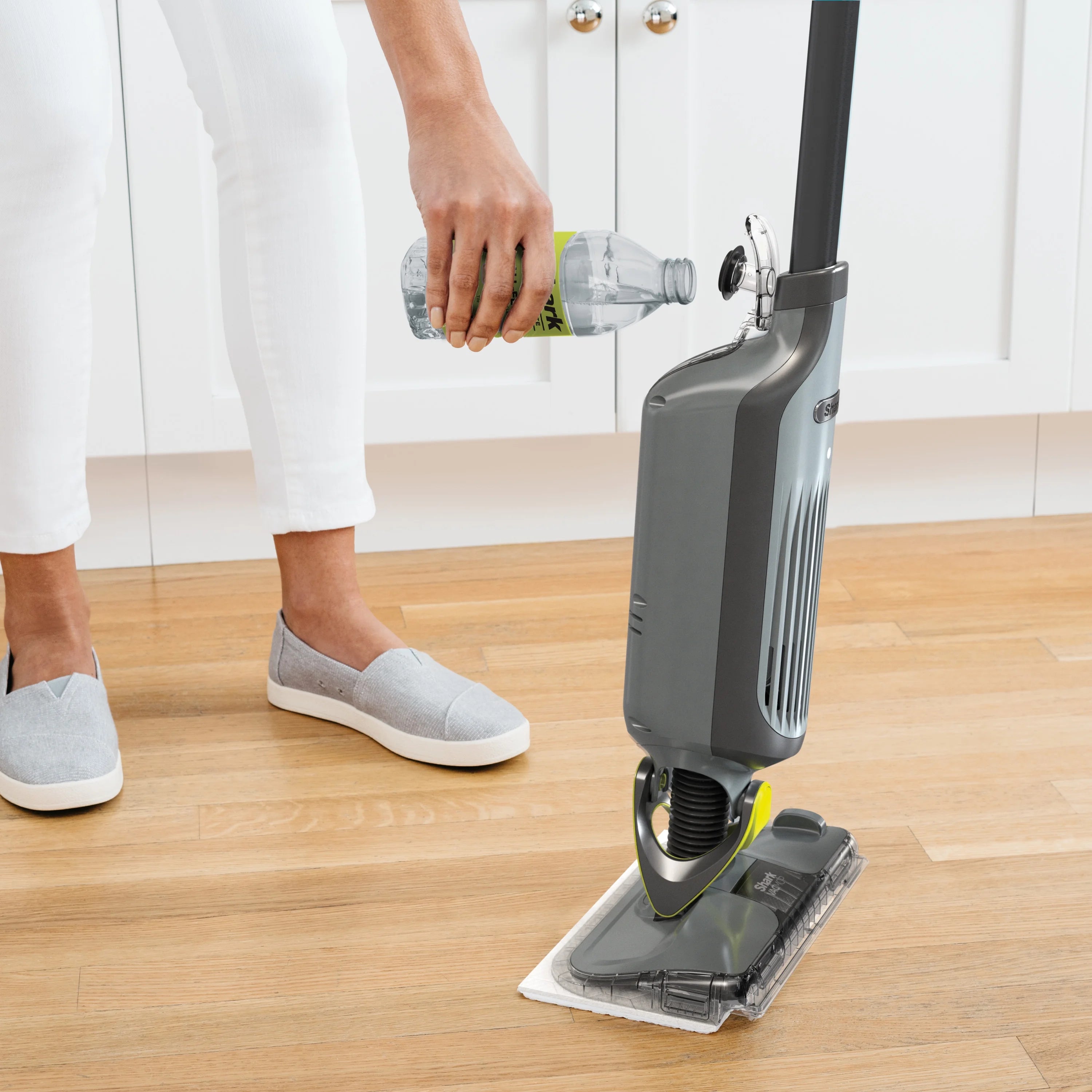 Cordless Hard Floor Vacuum Mop with Disposable Pad A463