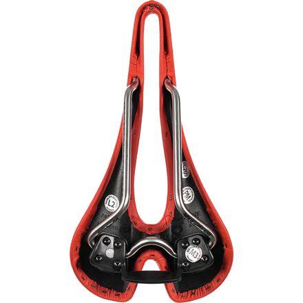 Red Saddle Y306733