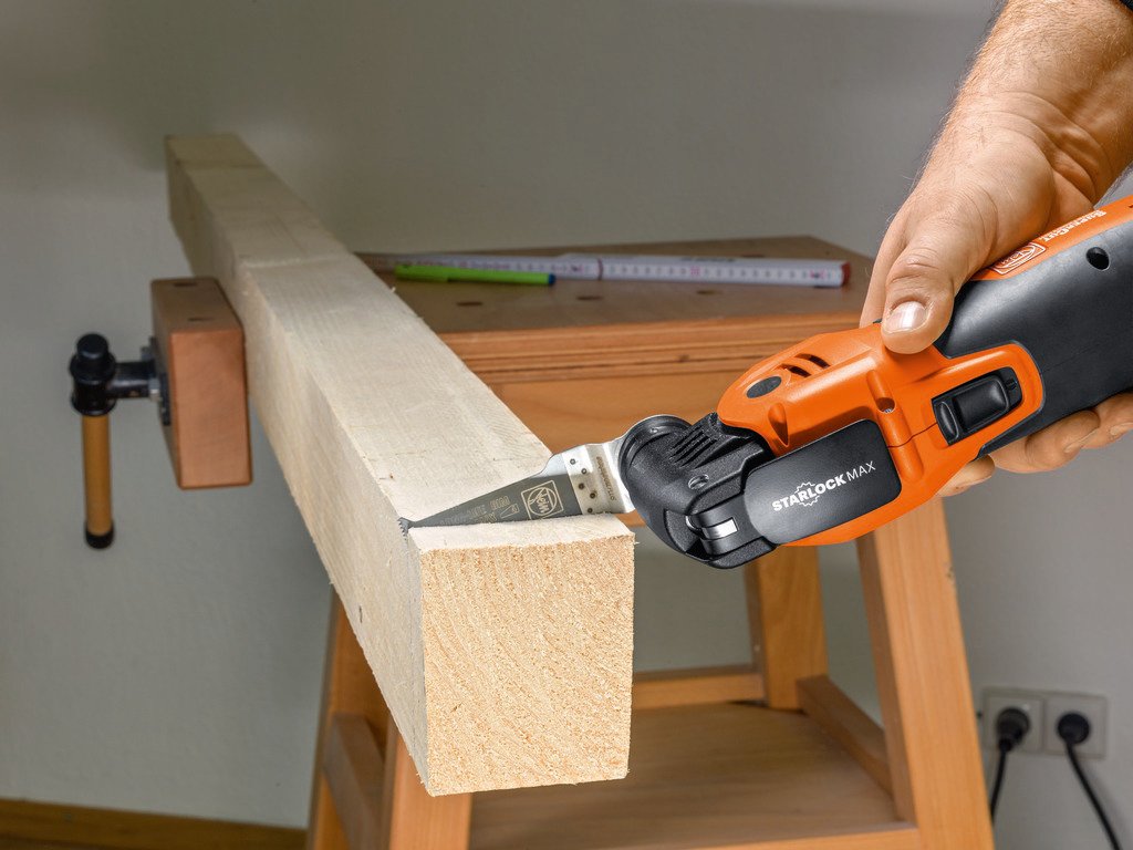 Oscillating Multi-Tool with Carrying Case, 450 Watts K57677